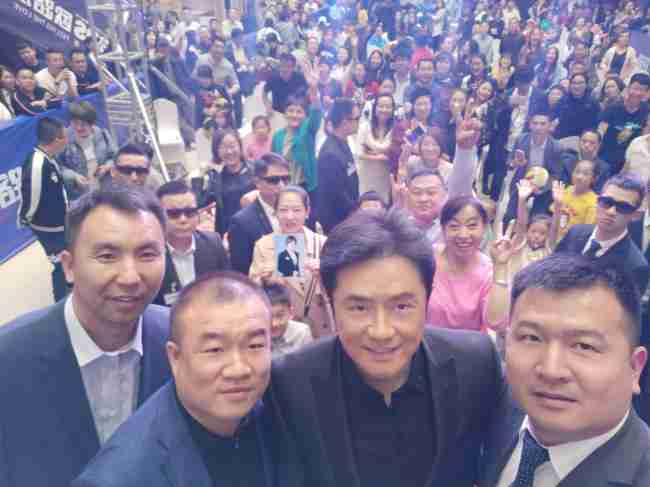 情歌王子黃格選燃爆鄂爾多斯，歐路莎20周年慶鄂爾多斯站完美收官